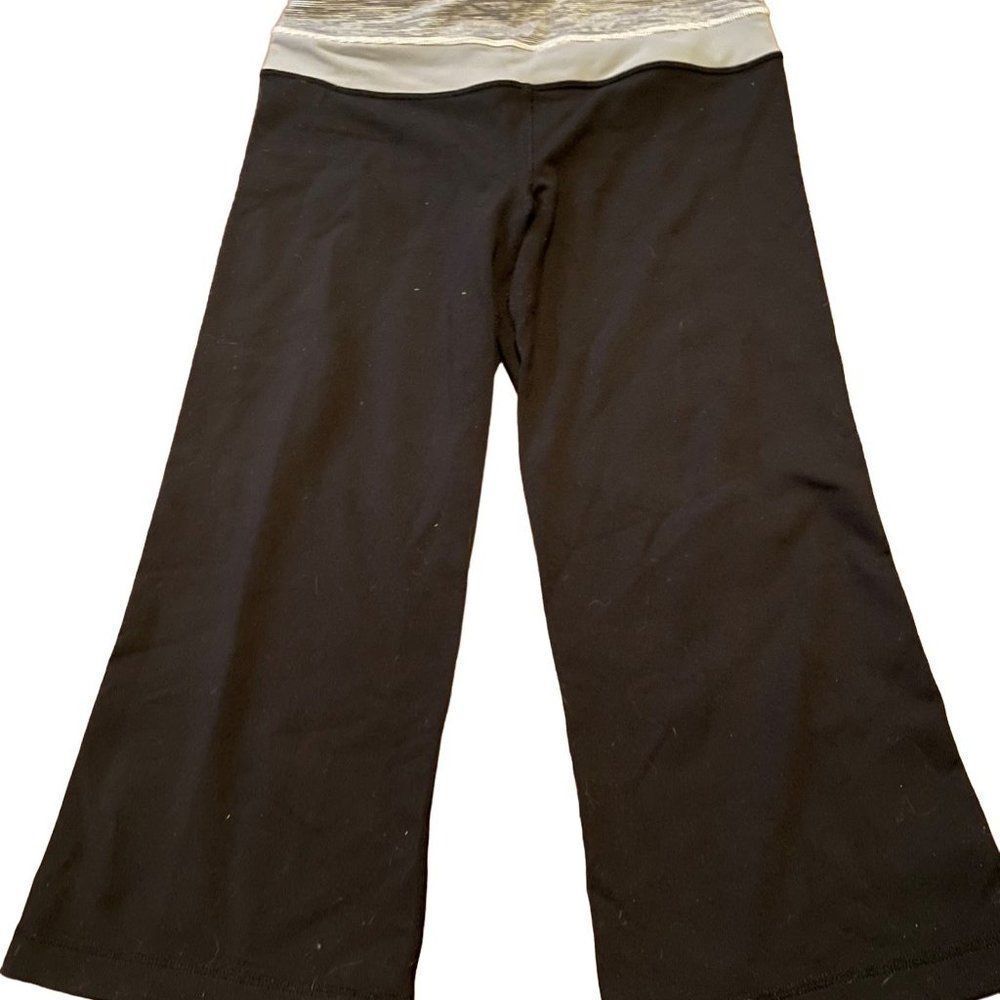 Lululemon Groove Crop Black / Wee Are From Space Coal Fossil / Fossil Size 4 - Picture 3 of 10
